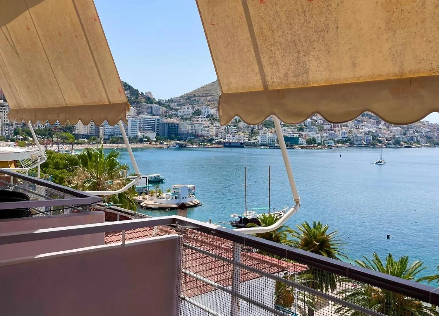 Seaside Bliss Apartment 1 Sarande